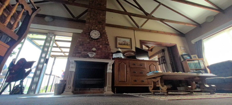 4 Bedroom Property for Sale in Noorsekloof Eastern Cape